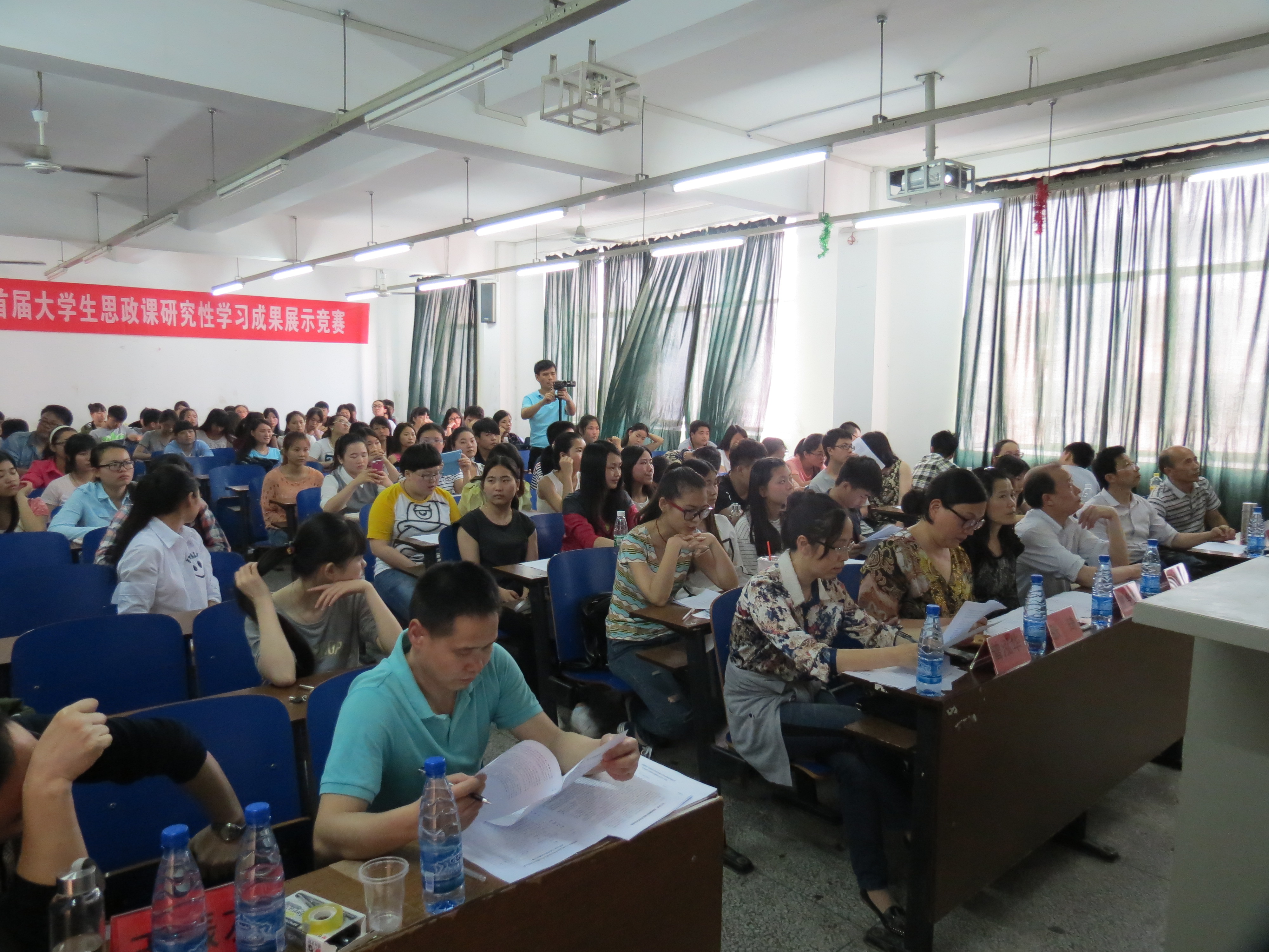 学院首届大学生思想政治理论课研究性学习成果展示竞赛圆满落幕